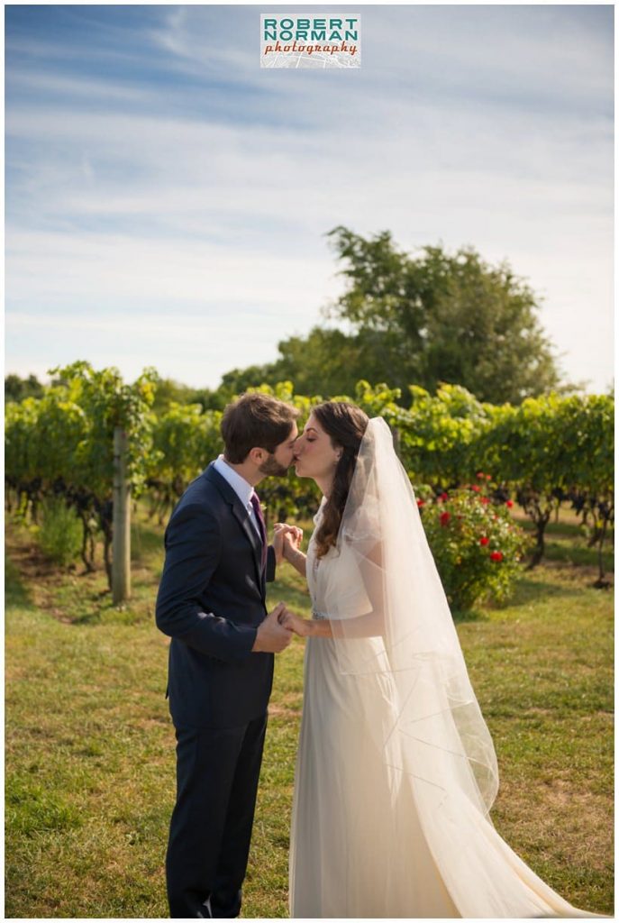 wedding at Jonathan Edwards Winery- Connecticut vineyard